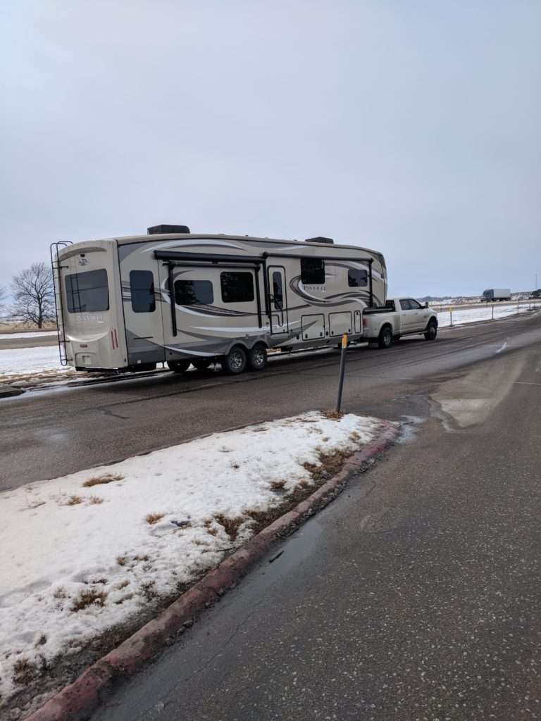 RV and truck pulled over for a rest