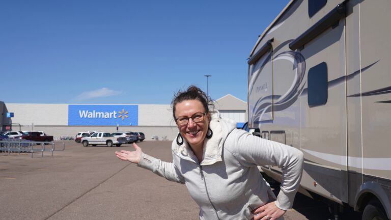 Best Practices for RV Lotdocking at Walmart